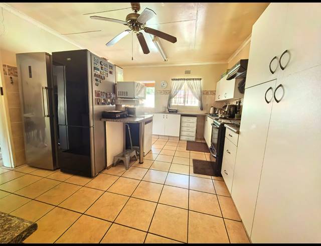3 BEDROOM HOUSE FOR SALE IN VAALPARK